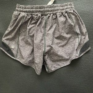 lululemon size 4, gray, hotty hot 4 inch inseam, shorts